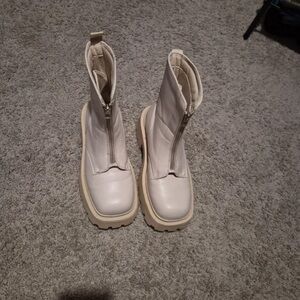 PrettyLittleThing Cream Moto Boots